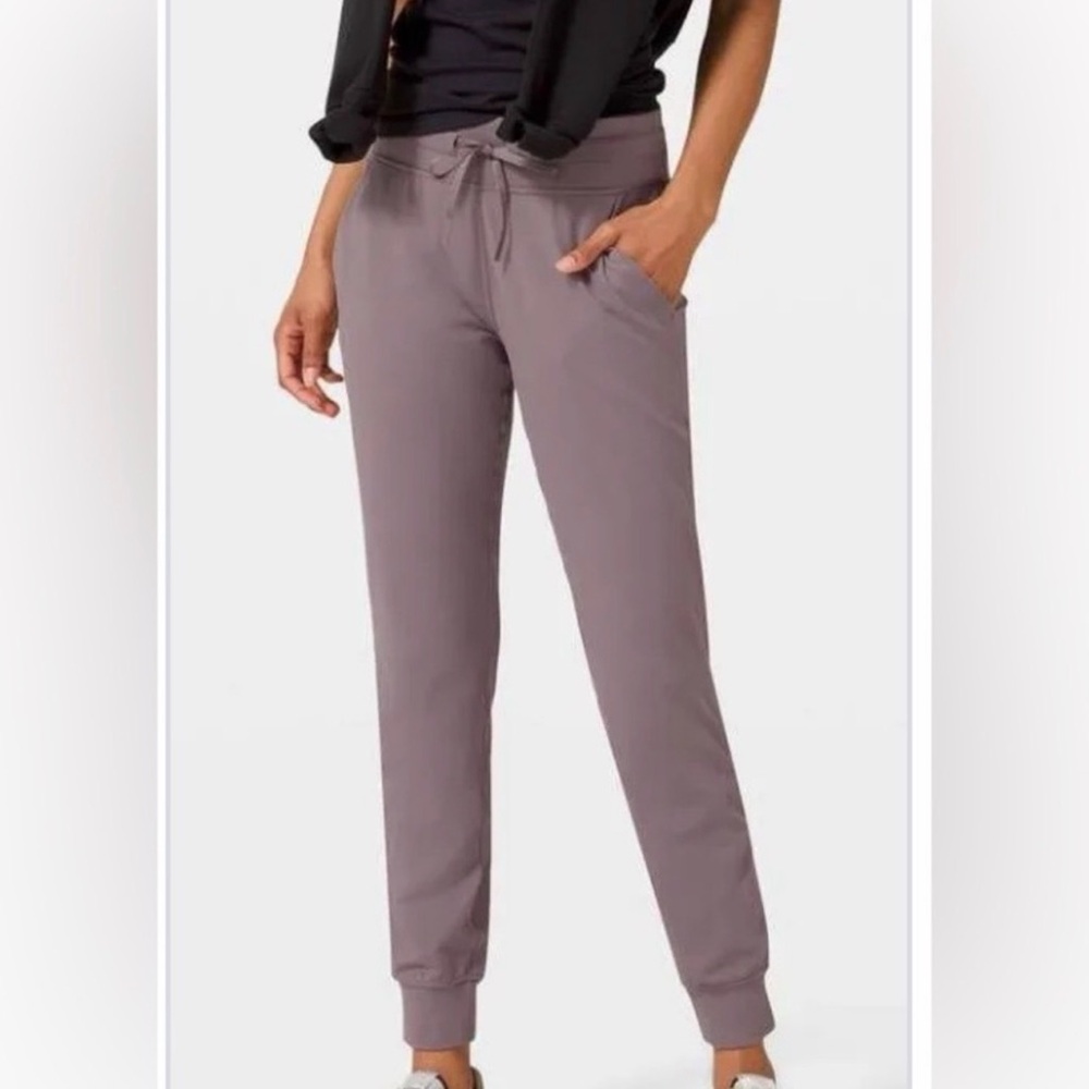 Lululemon Ready to Rulu Jogger Pant, Size 6, Lunar Rock (purplish grey)